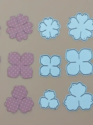 Matrice de découpe fleurs — image 1